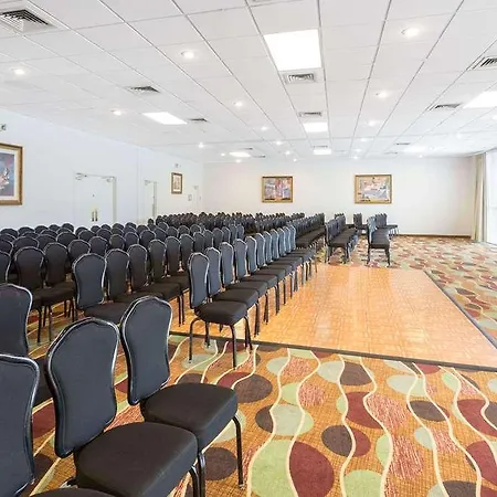 Howard Johnson By Wyndham Lakeland 