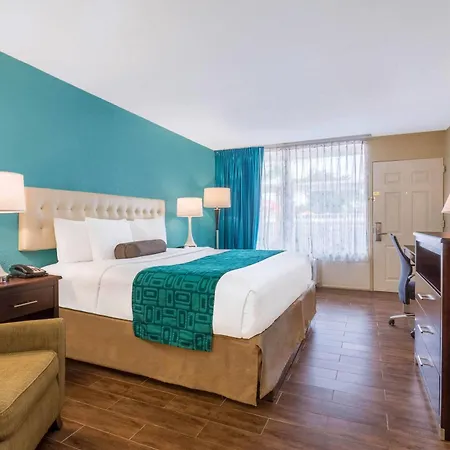 Howard Johnson By Wyndham Lakeland Exterior photo